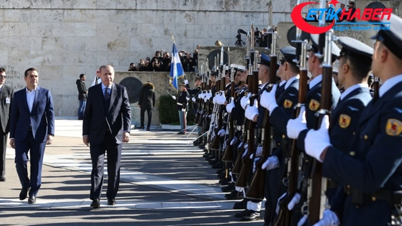Cumhurbaşkanı Erdoğan, Yunanistan Cumhurbaşkanı Pavlopulos tarafından resmi törenle karşılandı