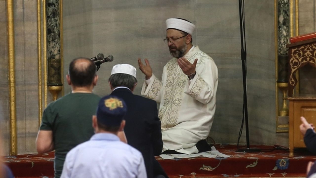 Diyanet İşleri Başkanı Ali Erbaş, Sultanahmet Camisi'nde hutbe irat etti: