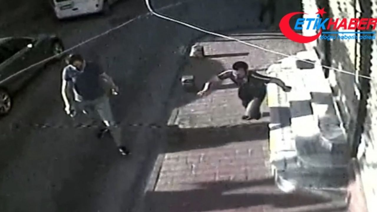 İstanbul'un göbeğinde silahlı saldırı kamerada