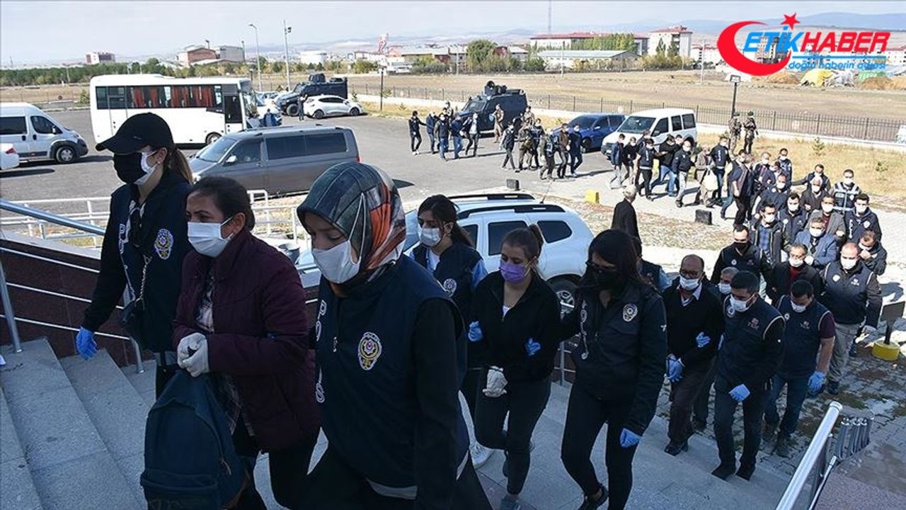 Kars merkezli operasyonda HDP'li belediye yöneticilerinin de aralarında bulunduğu 21 kişi adliyeye sevk edildi