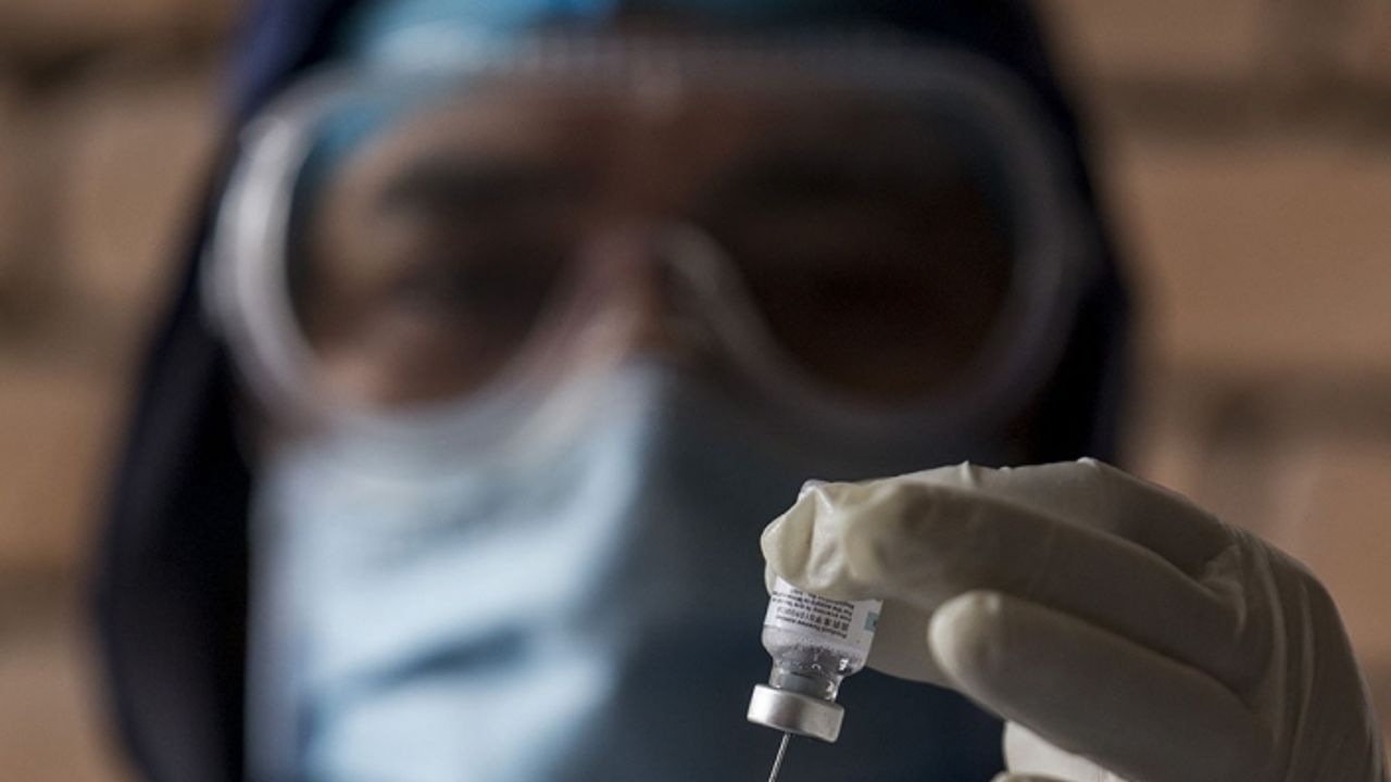 Fransa’dan Moderna’nın korona virüs aşısına onay