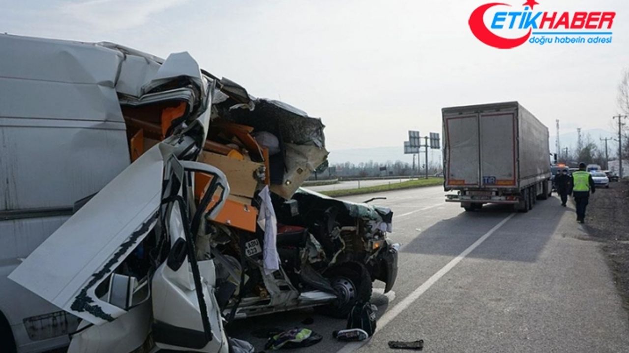 Milli motosikletçi Öncü kardeşler Sakarya'da kaza geçirdi
