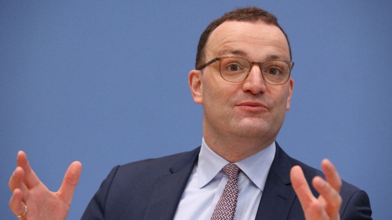 Almanya Sağlık Bakanı Spahn: "Salgının üçüncü dalgası kırıldı"