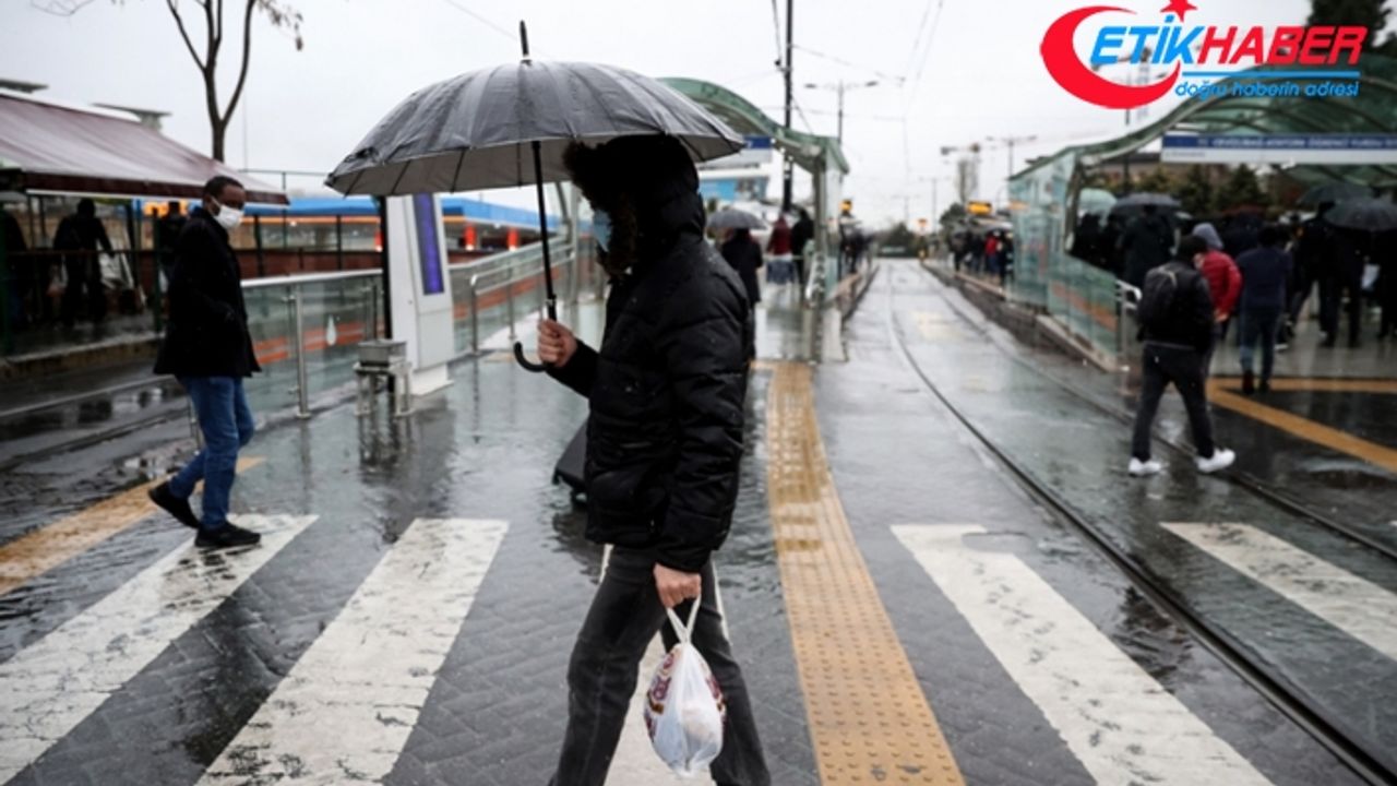 İstanbul'da sıcak hava yerini yağışa bıraktı