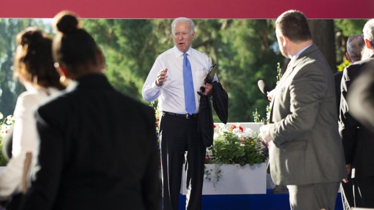 Biden, ısrarla soru soran muhabiri azarladı