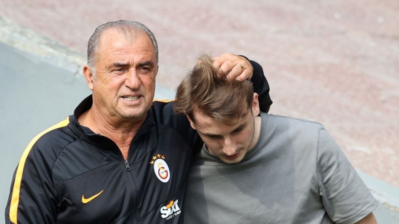 Galatasaray'da milli futbolcu Kerem Aktürkoğlu ile sözleşme imzalandı