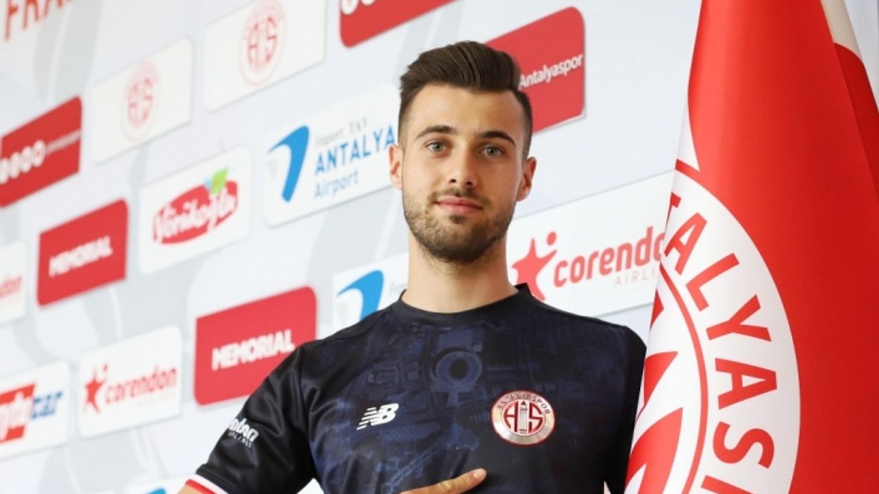 Antalyaspor, genç kaleci Ataberk Dadakdeniz ile sözleşme imzaladı