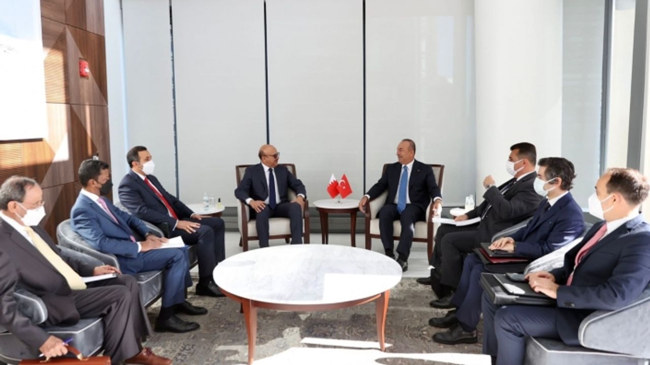 Çavuşoğlu, Bahreyn Dışişleri Bakanı Al Zayani ile görüştü