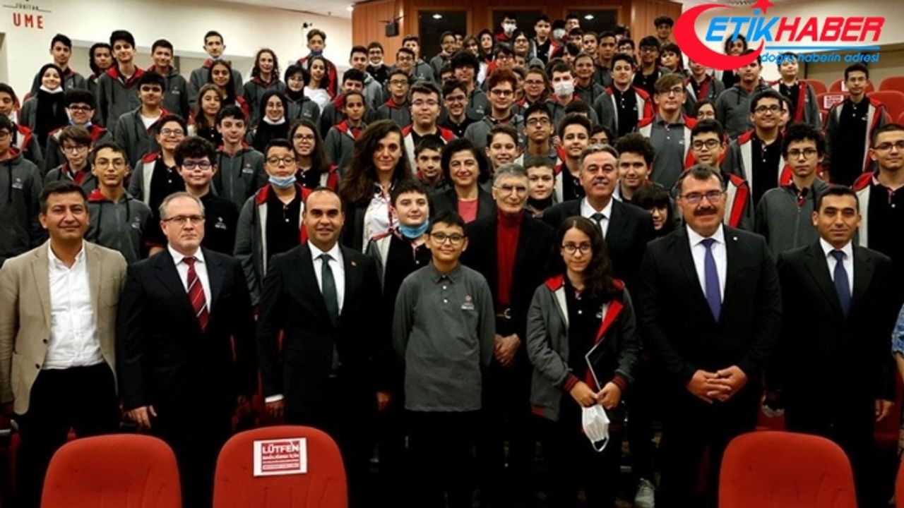 Nobel ödüllü Türk bilim insanı Aziz Sancar, geleceğin parlak beyinleriyle buluştu