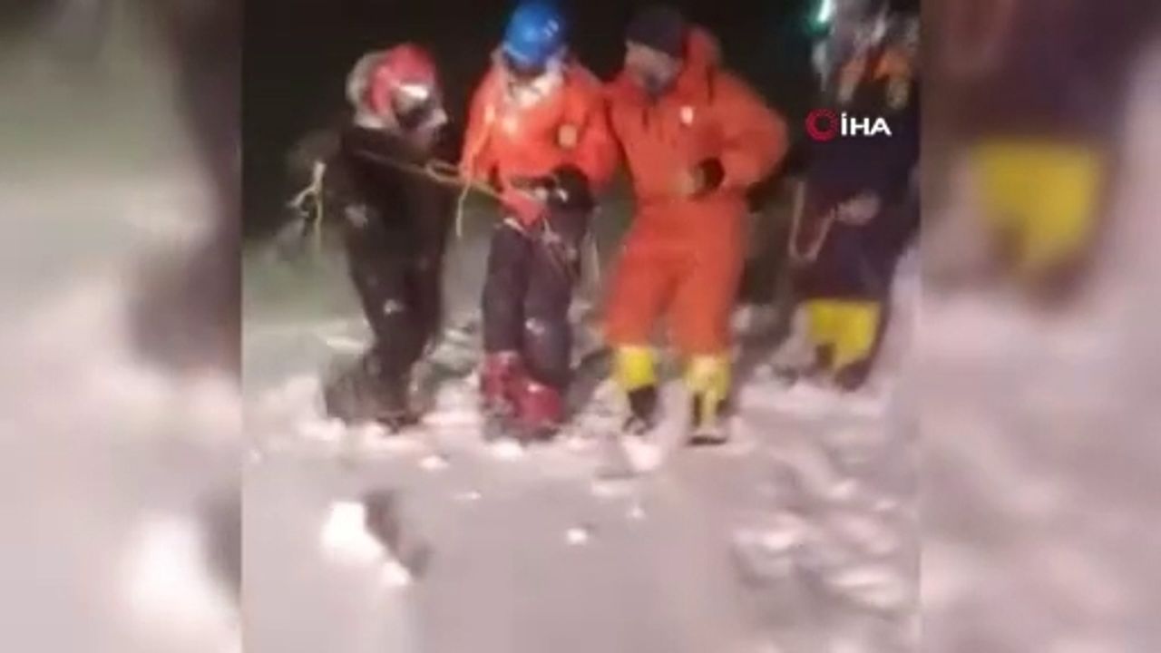 Rusya’daki Elbruz Dağı’nda 19 dağcı mahsur kaldı: 5 ölü
