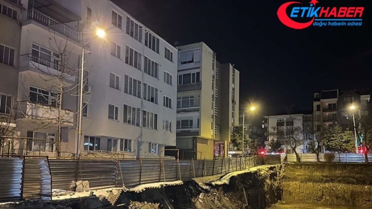 Balıkesir'de toprak kayması nedeniyle iki bina boşaltıldı