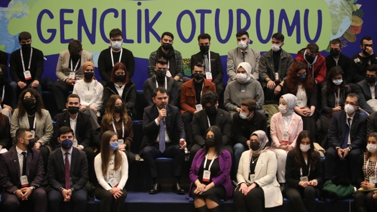 Bakan Kurum, 209 üniversitenin İklim Elçileri ile bir araya geldi