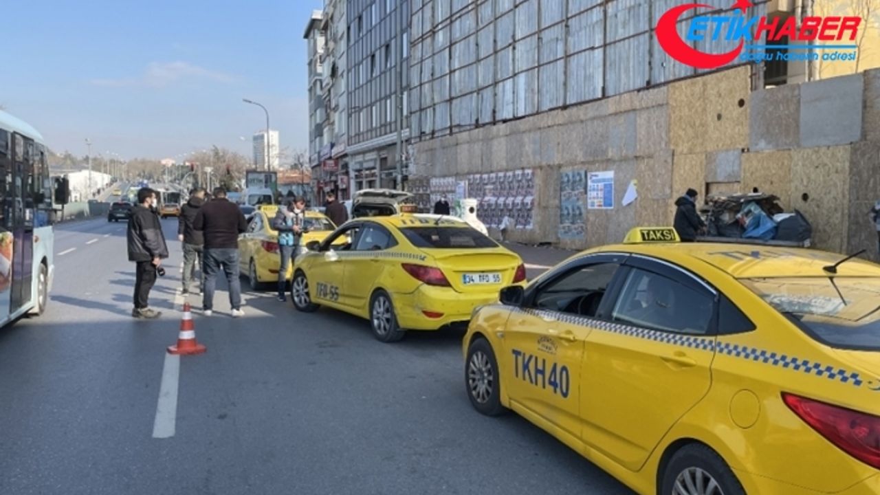 İstanbul'da polislerden taksi denetimi