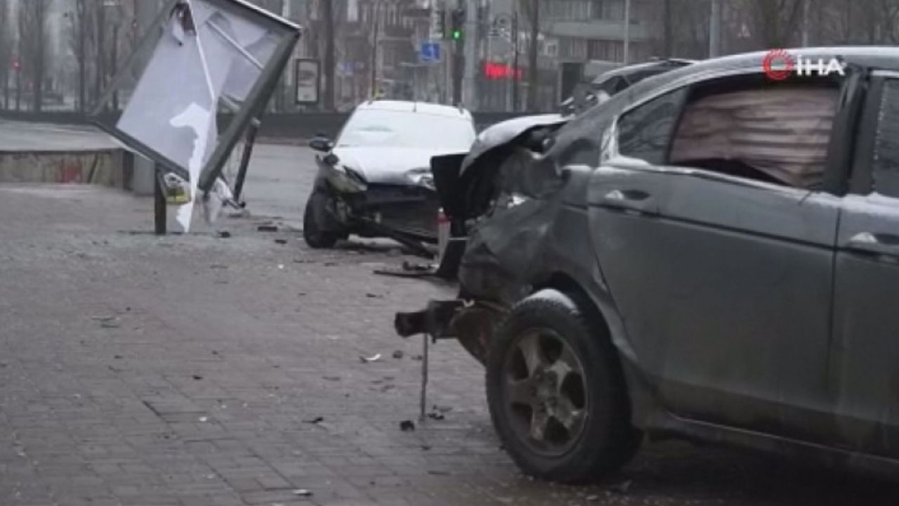 Rus askerlerinin girmeye çalıştığı Kiev sokaklarında sessizlik