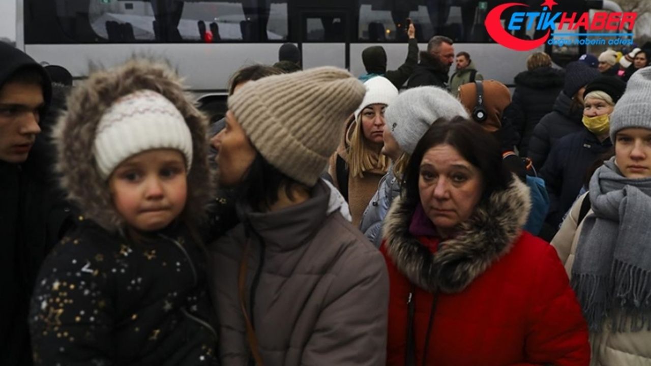 Ukrayna'dan Polonya'ya son 24 saatte 106 bin kişi geçti