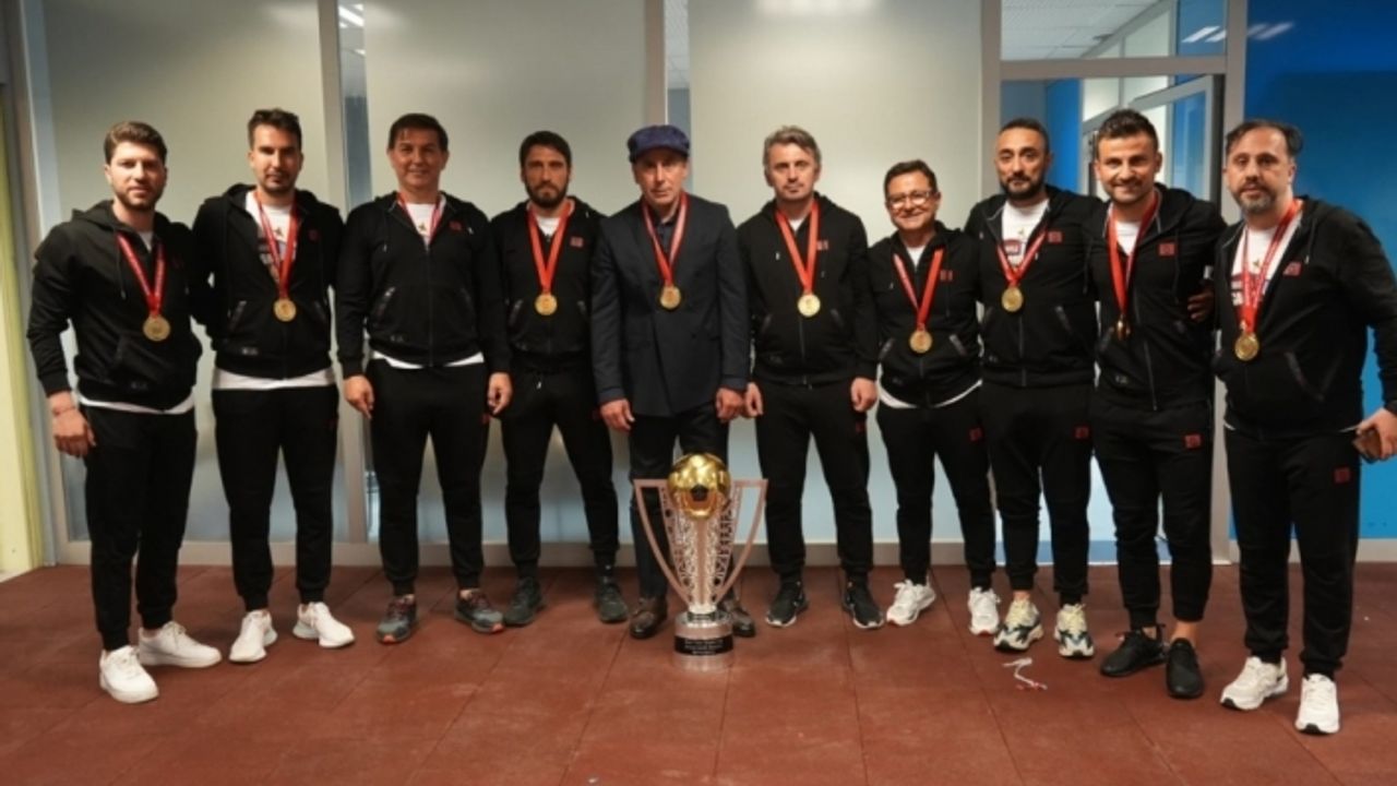 Trabzonspor Teknik Direktörü Abdullah Avcı: “Ekip çalışmasına çok inanan biriyim“