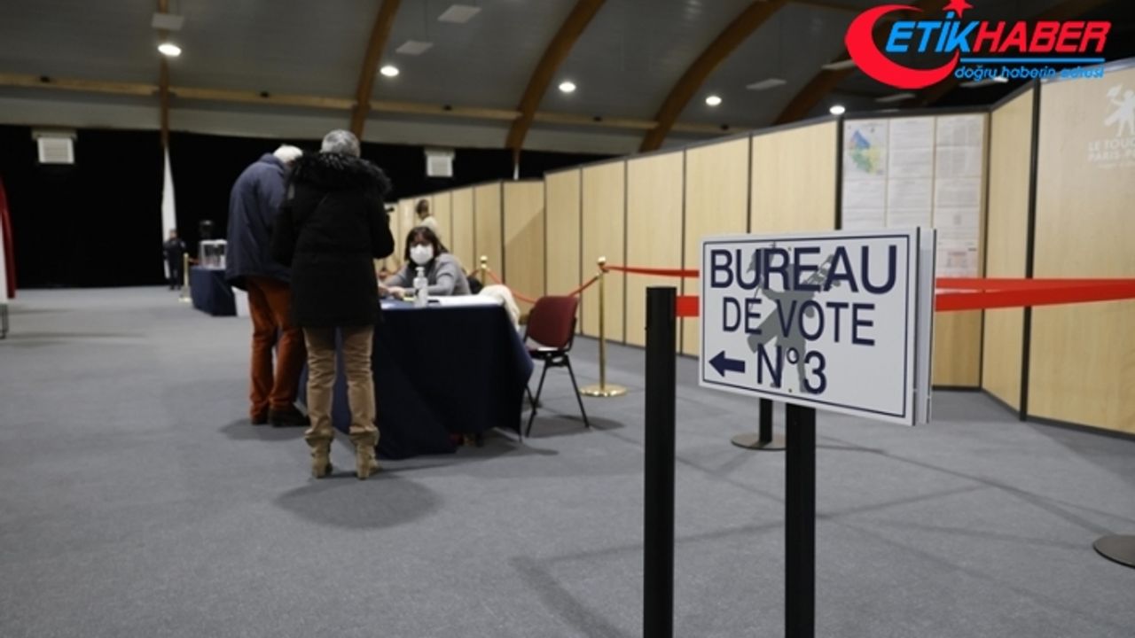 Fransa'da genel seçimin ikinci turu pazar günü yapılacak