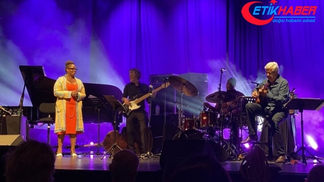 Cazın efsanelerinden Dianne Reeves, İstanbul'da konser verdi