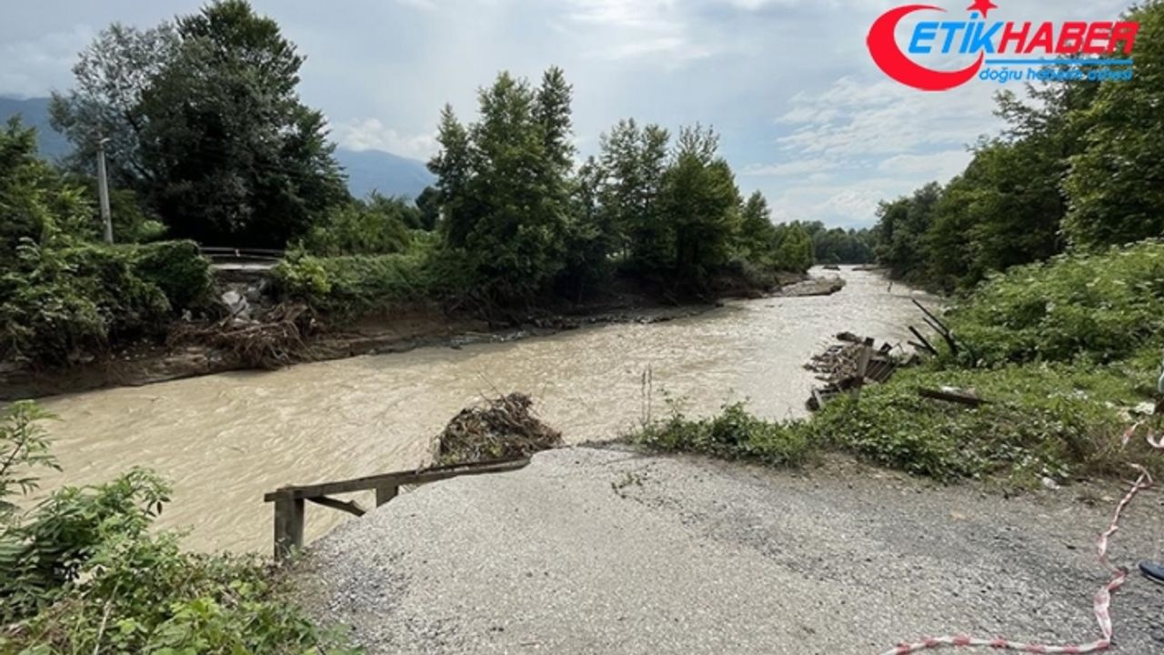Düzce'de köprü yıkılınca Ballıca köyü sular altında kalmaktan kurtuldu