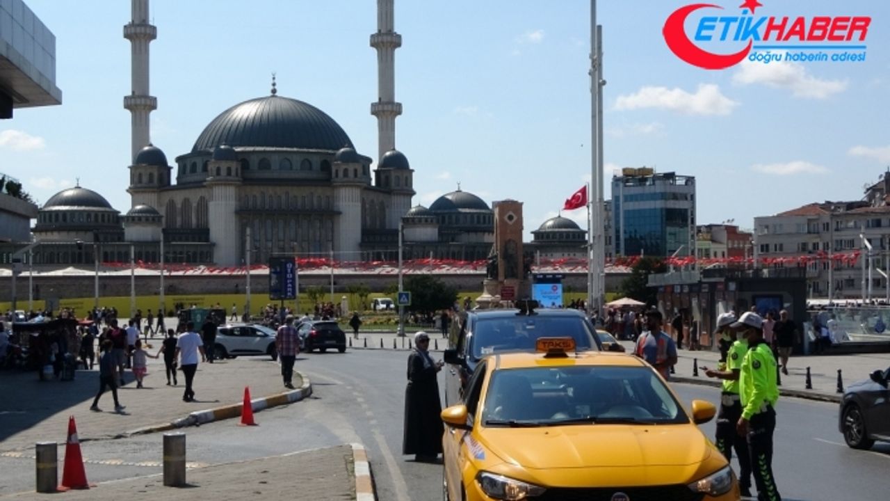 Taksimde kurallara uymayan taksicilere ceza yağdı