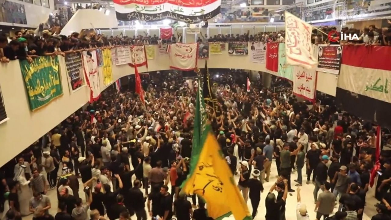 Irak’ta Sadr destekçileri protestolara devam ediyor