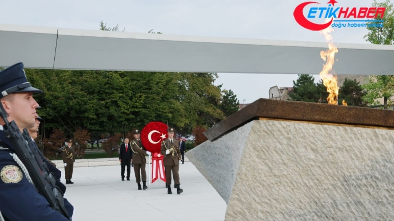 Cumhurbaşkanı Erdoğan, Hırvatistan’da Vatan Anıtı’na çelenk koydu