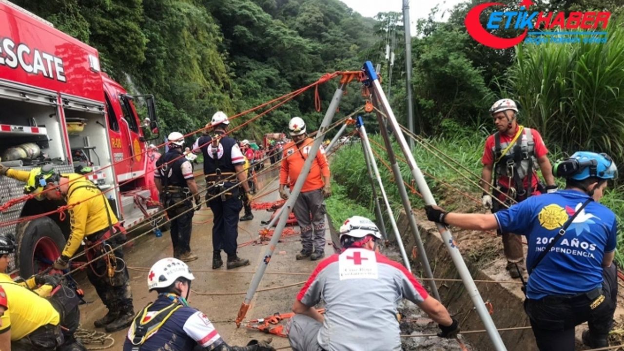 Kosta Rika’da otobüs kazası: 9 ölü, 30 kayıp