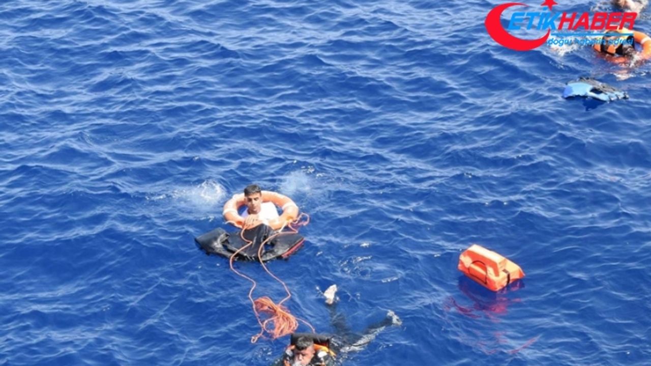 Lübnan: Suriye açıklarında göçmenleri taşıyan teknenin batması sonucu 71 kişi öldü