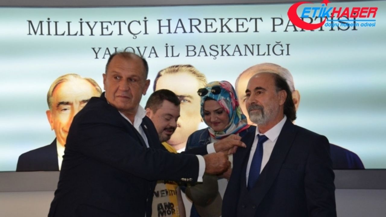 Yalova’da İP’den istifa eden 5 kişi MHP’ye katıldı