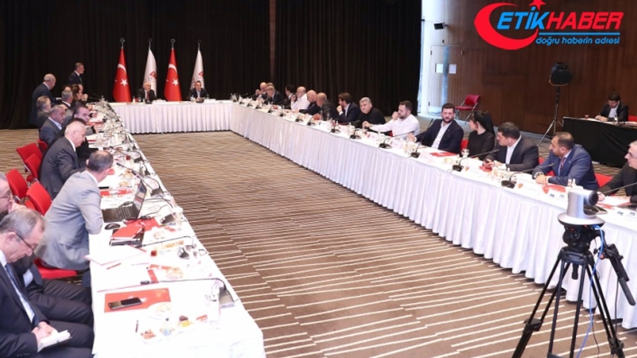 Süper Lig'de 15. haftanın hakemleri kulüp başkanlarının da katıldığı toplantıda belirlendi