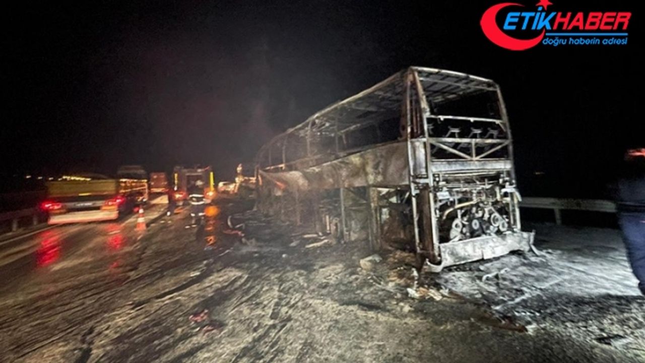 Mersin'de otobüsün tıra çarpması sonucu 3 kişi öldü, 23 kişi yaralandı