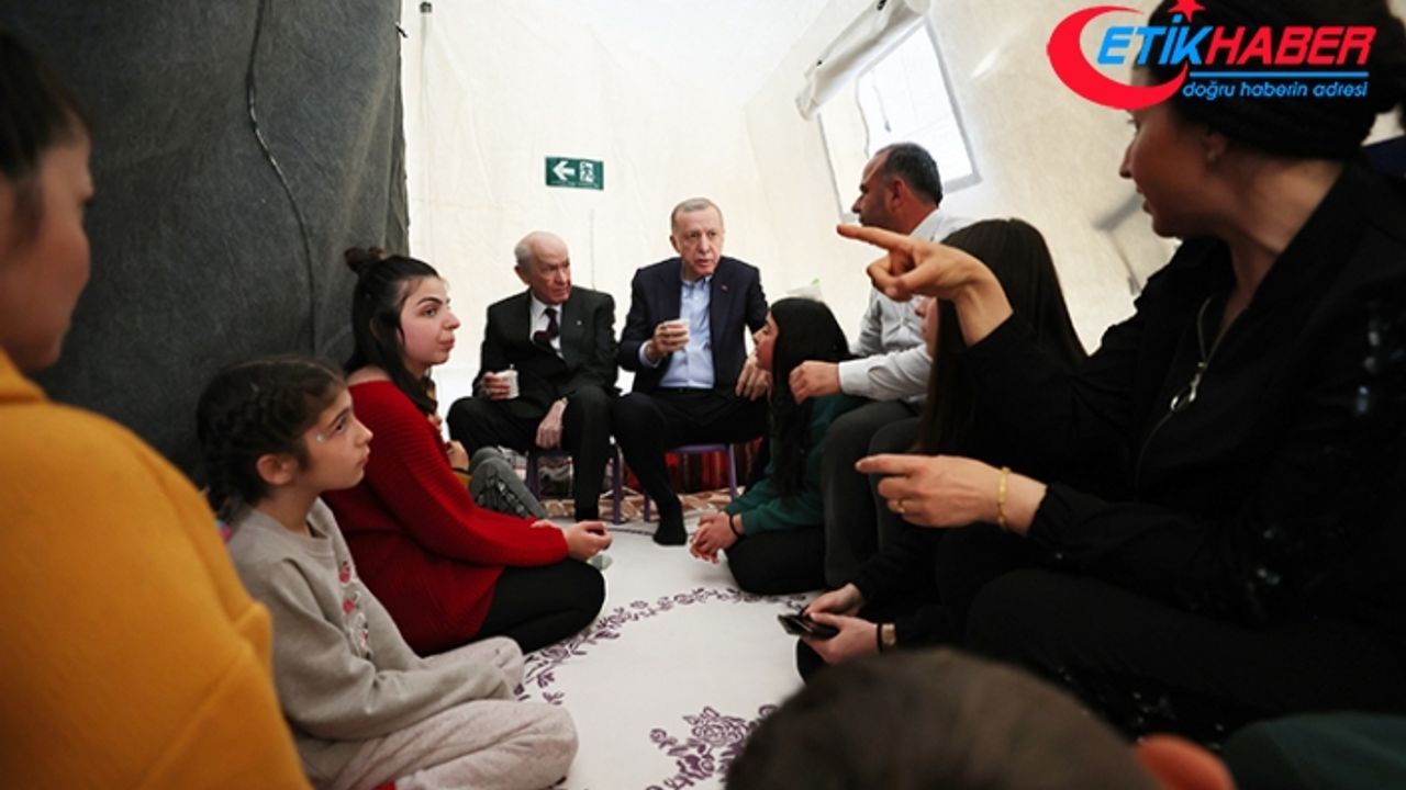 Cumhurbaşkanı Erdoğan ve MHP Lideri Bahçeli, Samandağ’daki çadır kenti ziyaret etti