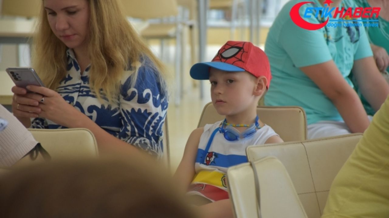 Ukrayna'da barajın patlatılması sonucu evsiz kalan yetim çocuklara Türkiye kucak açtı