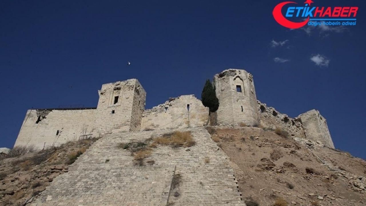 Depremlerde hasar gören Gaziantep Kalesi restore ediliyor