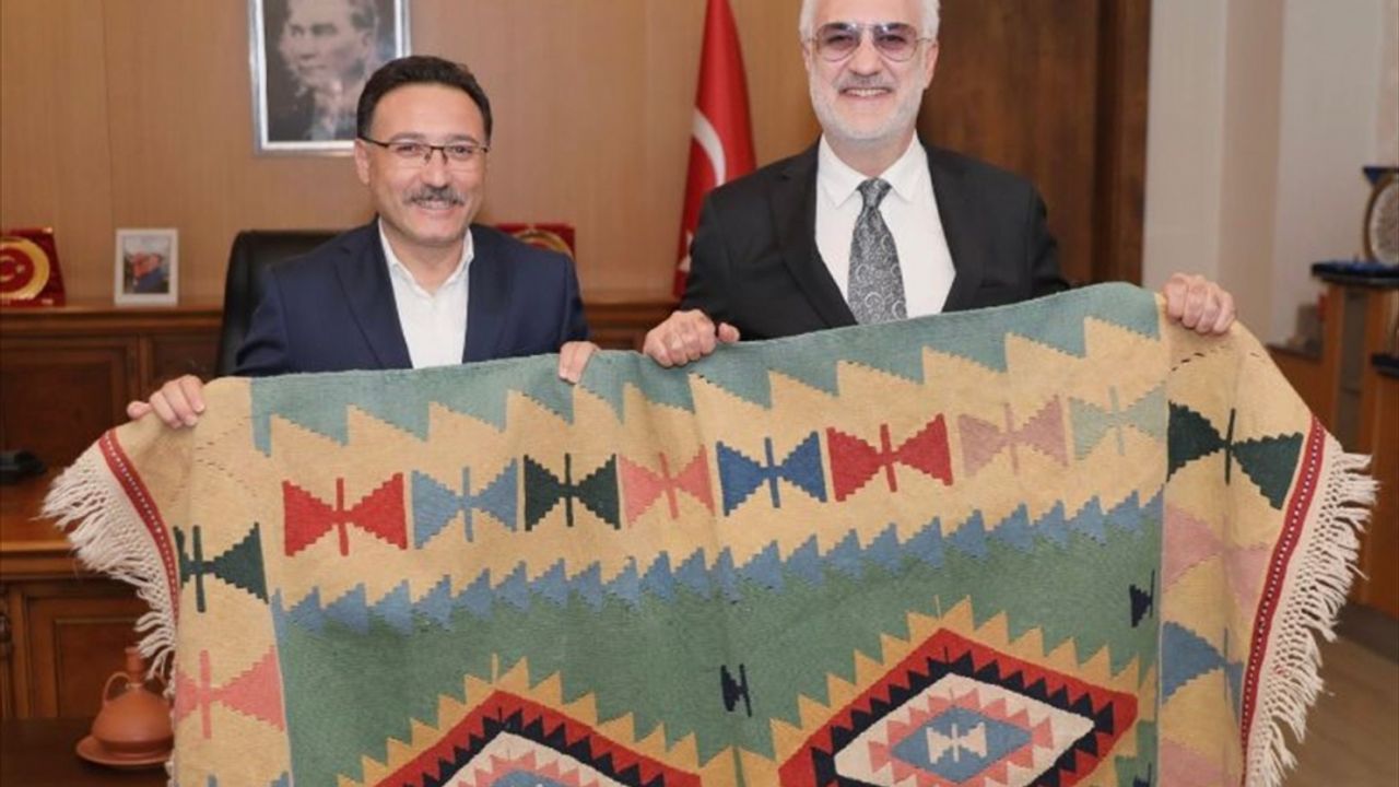 Devlet Tiyatroları Genel Müdürü Karadağlı, Kayseri'de ziyaretlerde bulundu