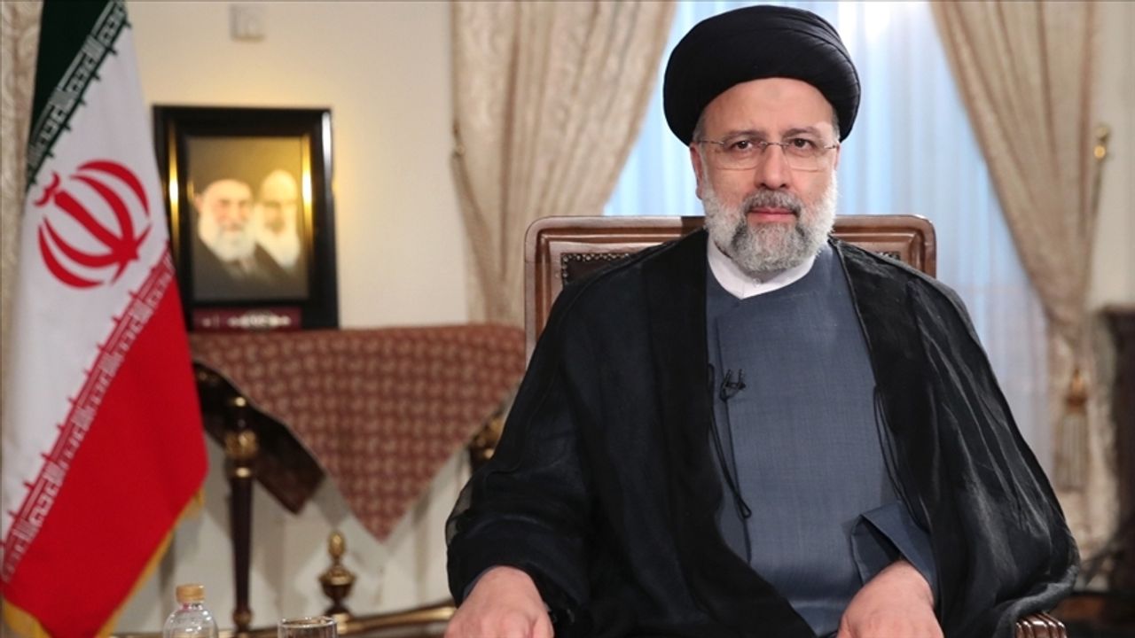 İran Cumhurbaşkanı Reisi: "Dünya bir kurtarıcı bekliyor, bu kurtarıcı var ve şu an hayatta"
