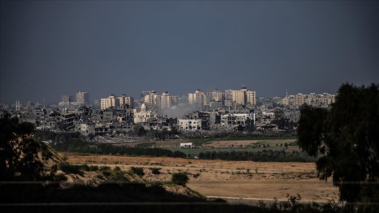 İsrail, Gazze Şeridi'ne gece boyunca düzenlediği saldırılarda en az 33 Filistinliyi öldürdü