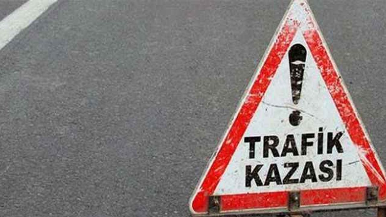 Ankara'da otomobil tıra çarptı: 2 ölü, 4 yaralı