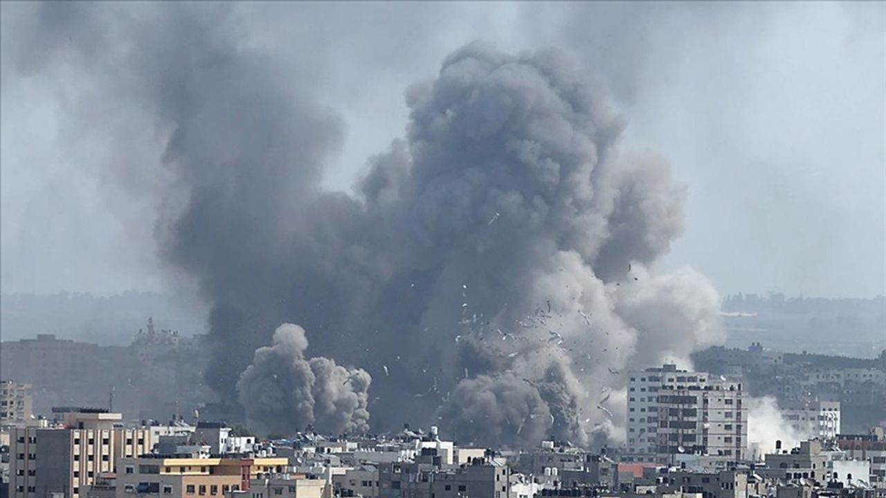 İsrail güçleri, Gazze'de gıda yardımı için toplanan binlerce Filistinlinin üzerine ateş açtı
