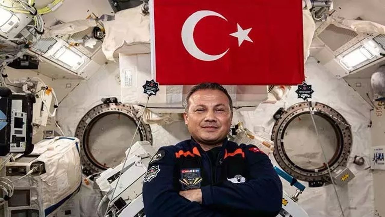 Alper Gezeravcı, astronot olmanın şifrelerini Gebzeli öğrencilerle paylaştı: