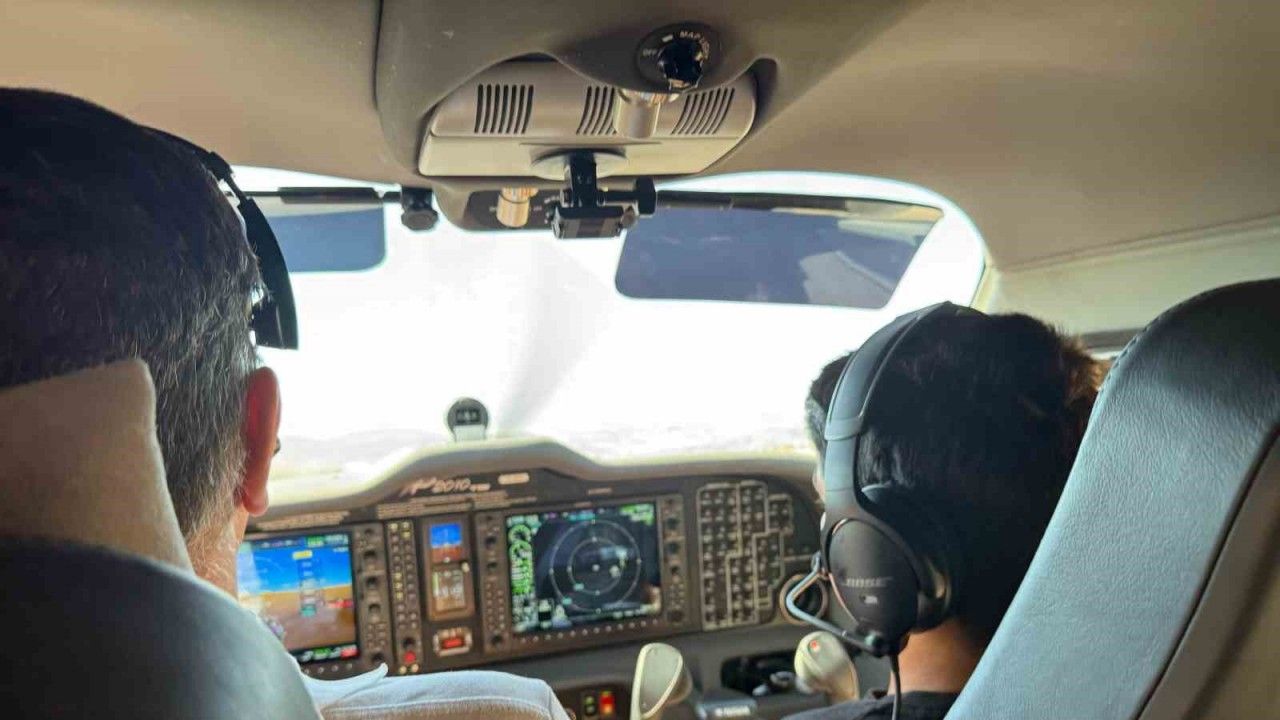 23 Nisan’da pilot koltuğuna geçen çocuklar Ankara semalarında uçtu