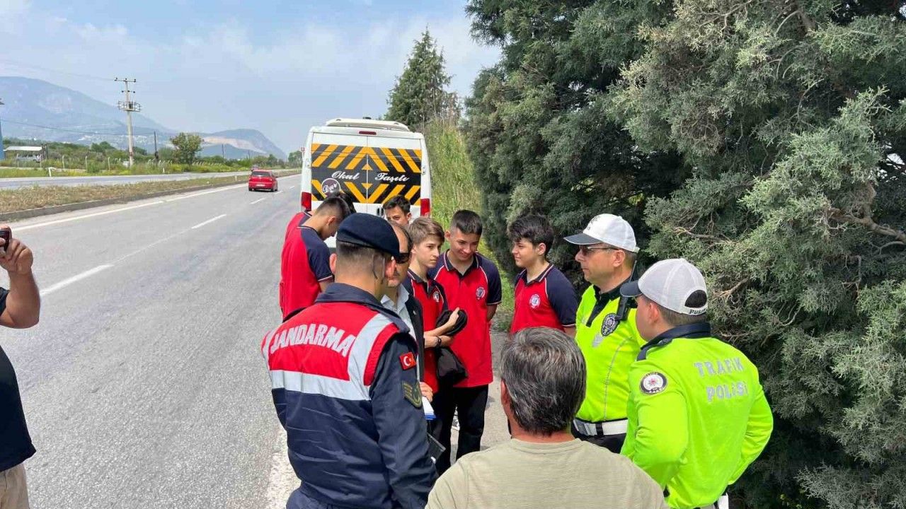 Manisa’da facianın eşiğinden dönüldü: 9 öğrenci yaralandı