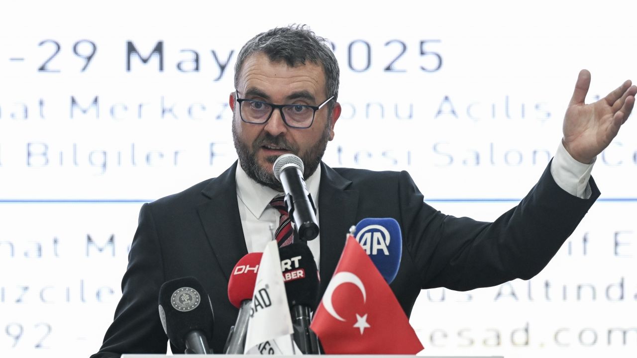 Bakan Ersoy, "Uluslararası Sezai Karakoç Sempozyumu"nun açılışında konuştu: