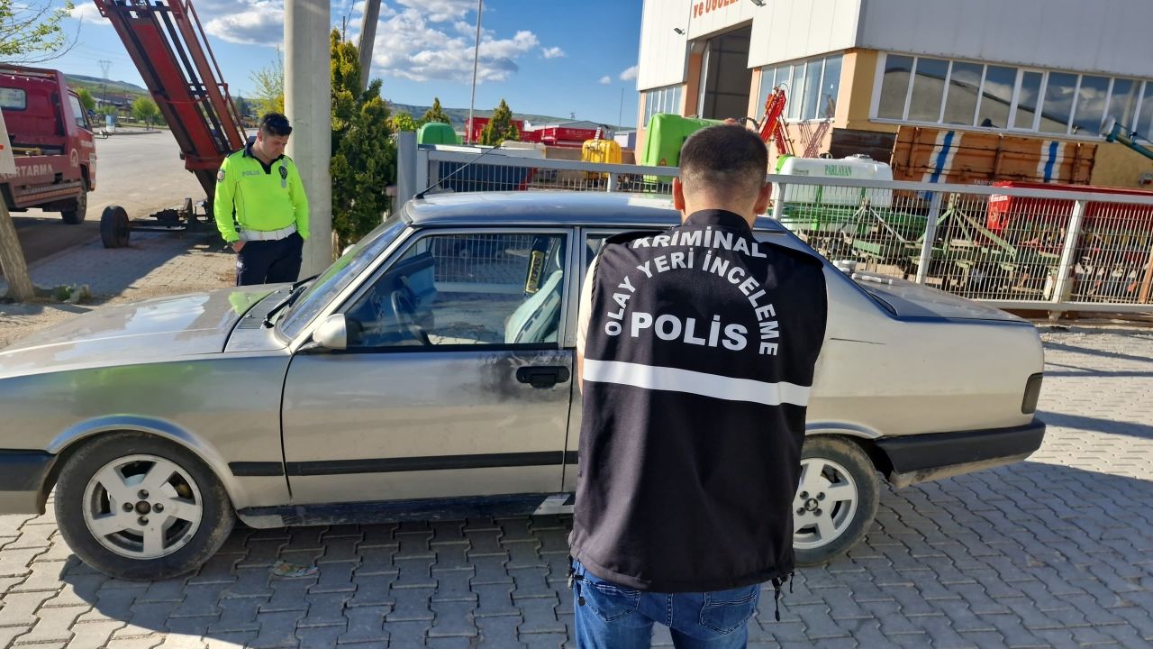Çorum'da 4 genç çalıntı araçla drift atarken yakalandı