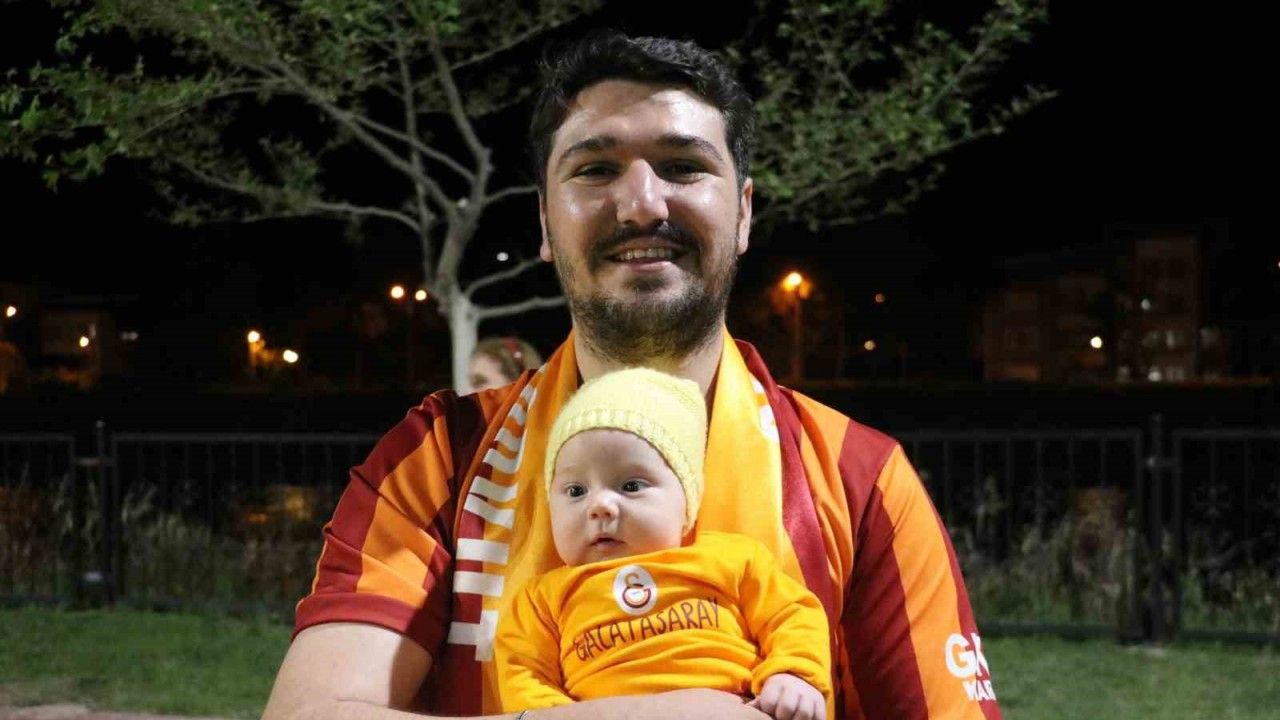 Amasya’da Galatasaraylı çift, 25. şampiyonluğu 52 günlük bebekleriyle kutladı