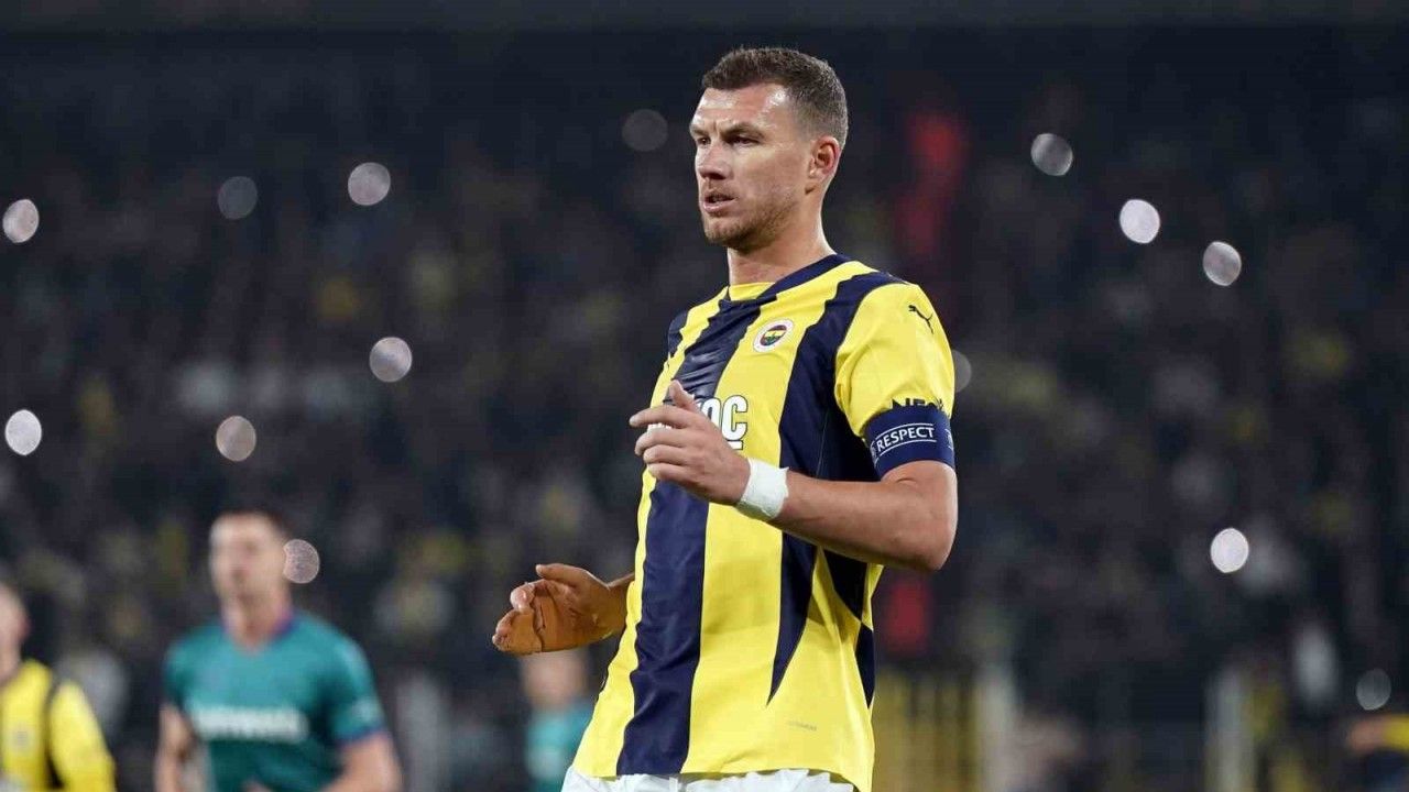 Edin Dzeko ve Hajradinovic’e milli davet