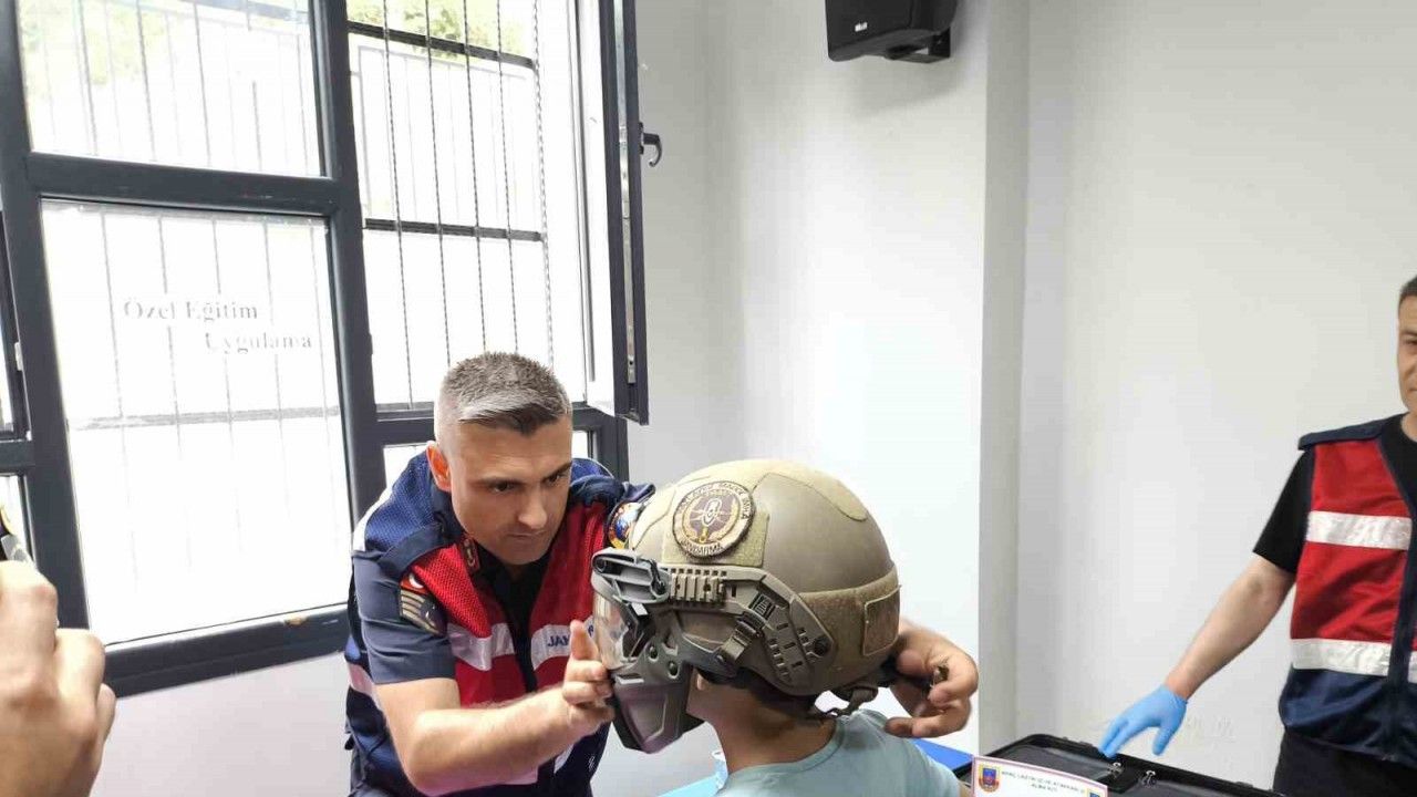 Özel bireyler, jandarmanın araç ve teçhizatlarını tanıdı