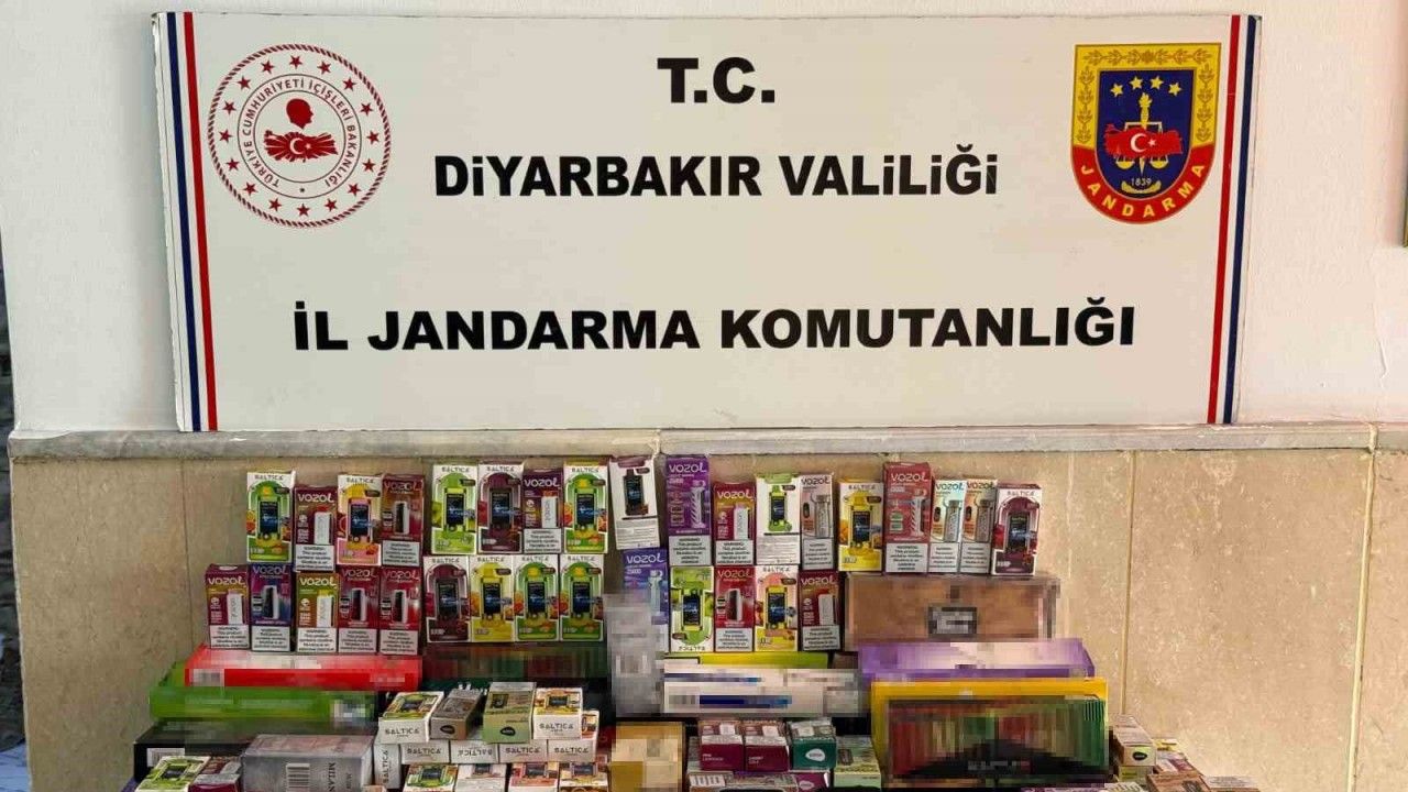 Sosyal medyada boş elektronik sigara kutularını dolu gibi gösterip dolandırıcılık yapan 2 kişi tutuklandı