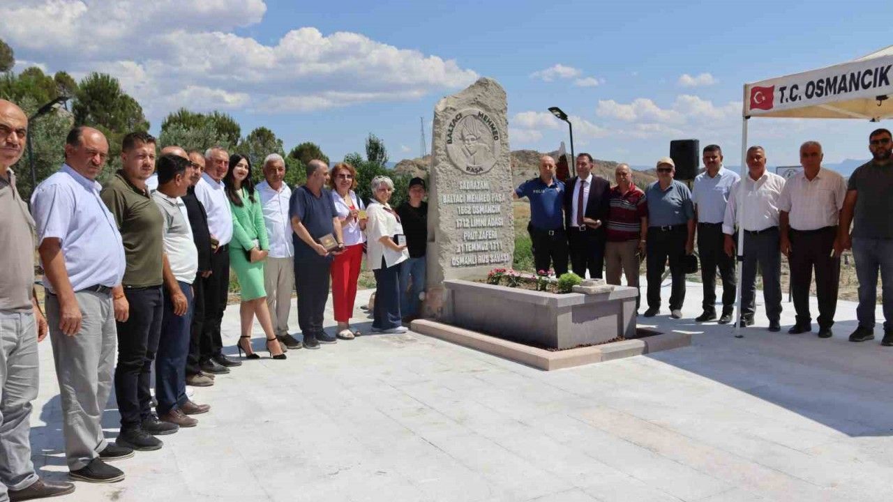 Osmanlı sadrazamı Baltacı Mehmed Paşa için anıt mezar yapıldı