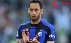 Inter, Hakan Çalhanoğlu'nun sözleşmesini 2027'ye kadar uzattı